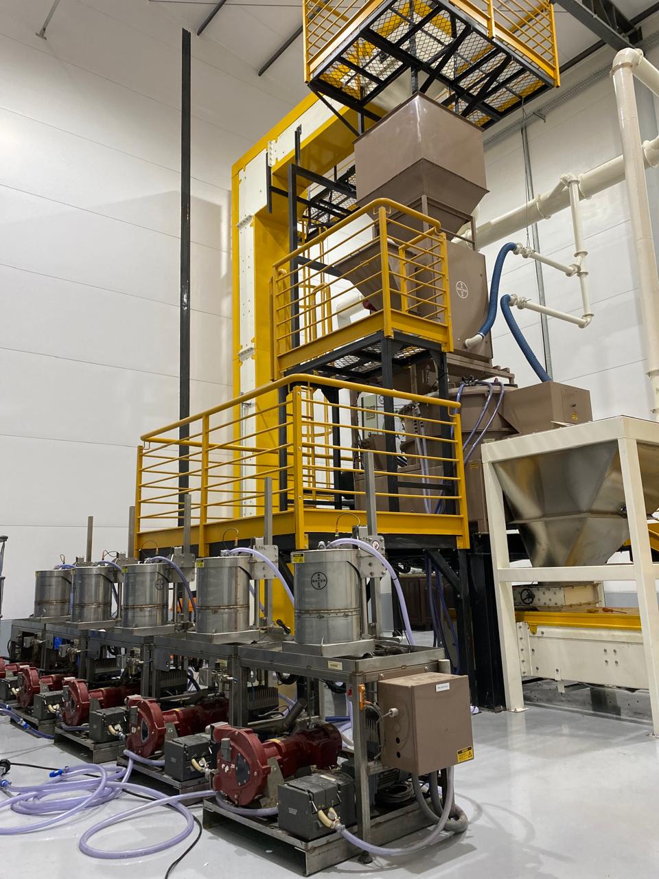 Novas empresas assumem negócio do tratador de sementes Gustafson CBT 200 Novas empresas assumem negócio do tratador de sementes Gustafson CBT 200