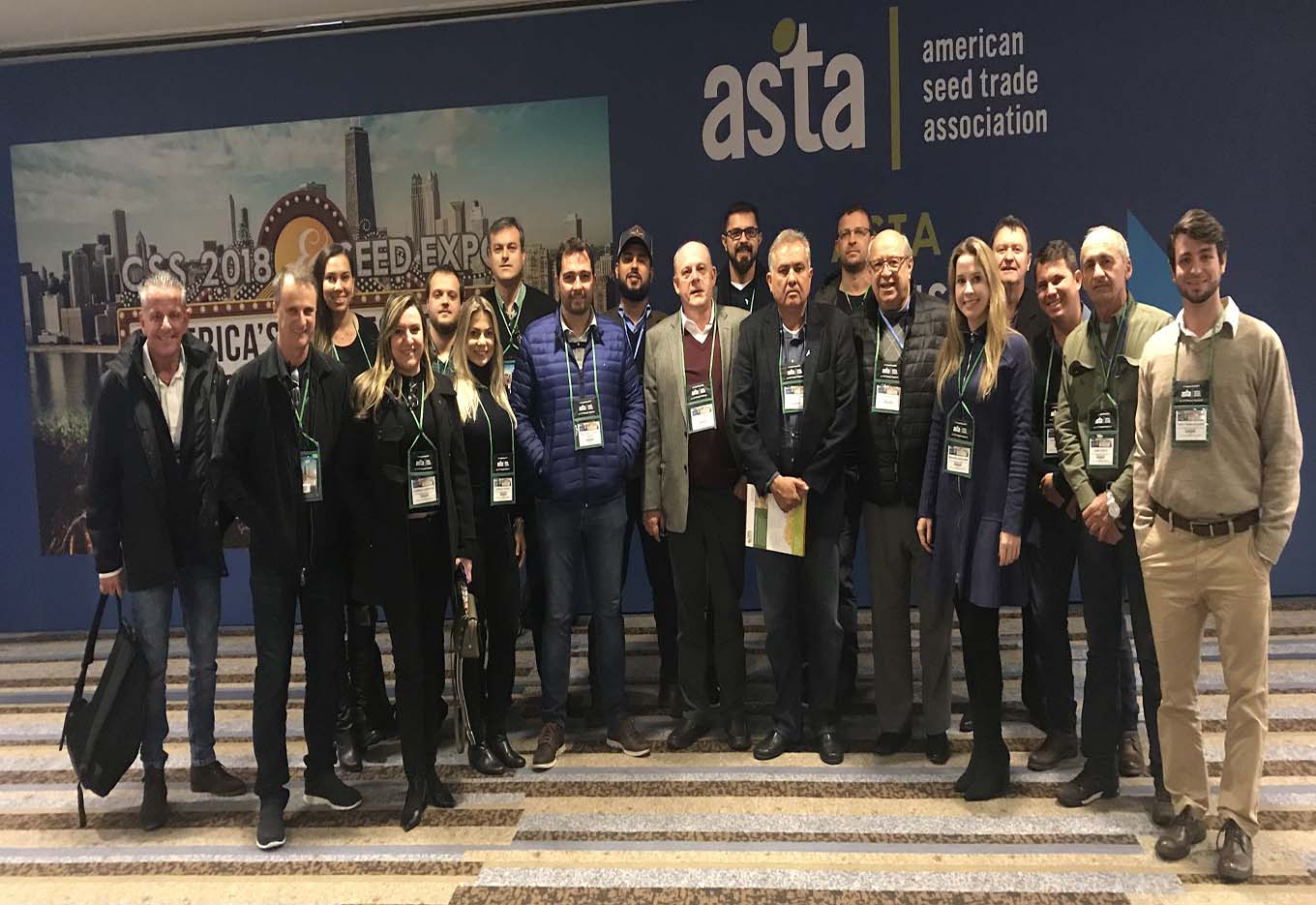 Buscando informações e mantendo contatos