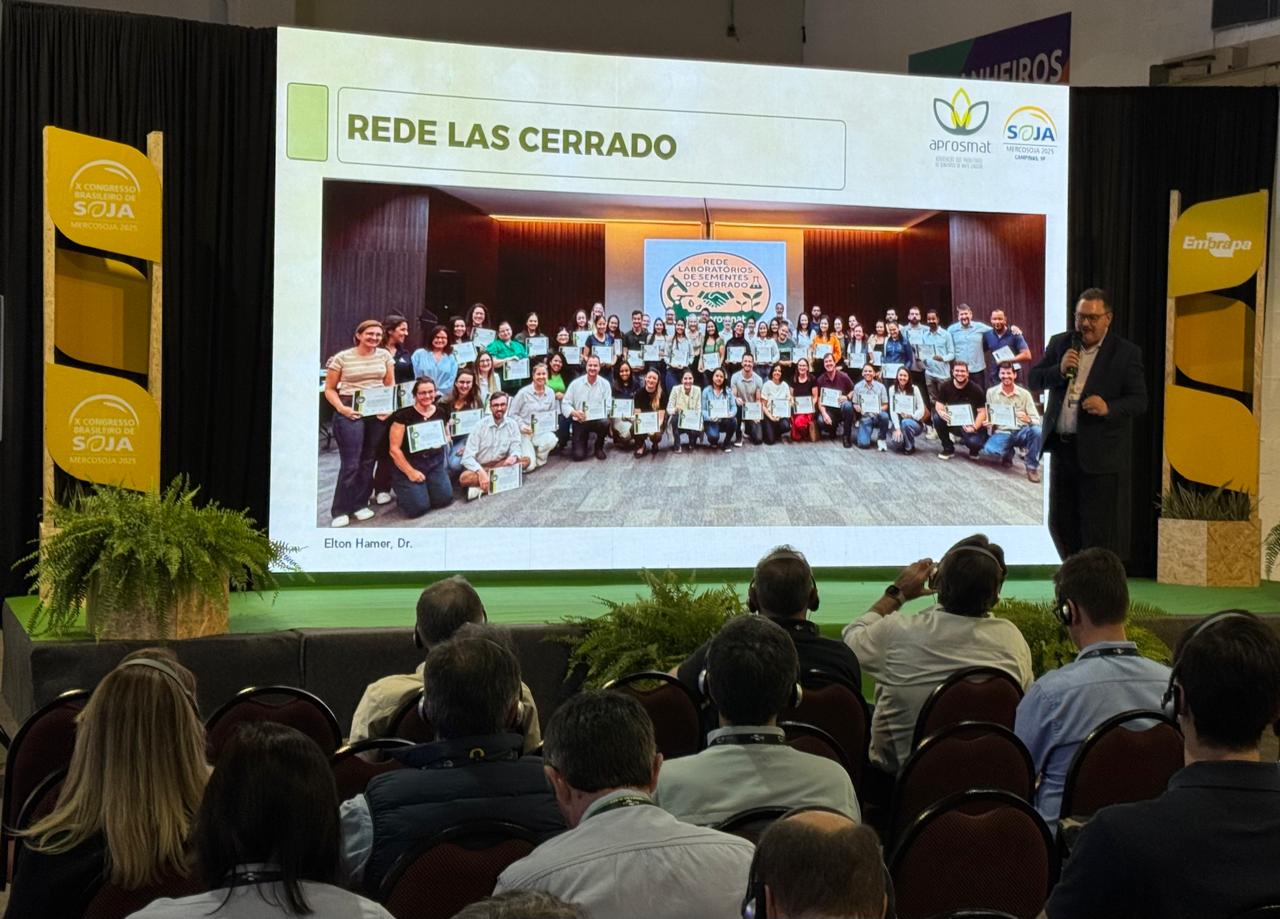 Aprosmat marca presença no Congresso Brasileiro de Soja