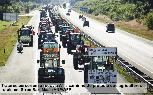 Agricultores holandeses protestam contra medidas do governo para reduzir emissões