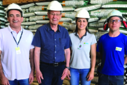 Lideranças da SEEDnews e Agro Alfa encontram-se em SC Lideranças da SEEDnews e Agro Alfa encontram-se em SC